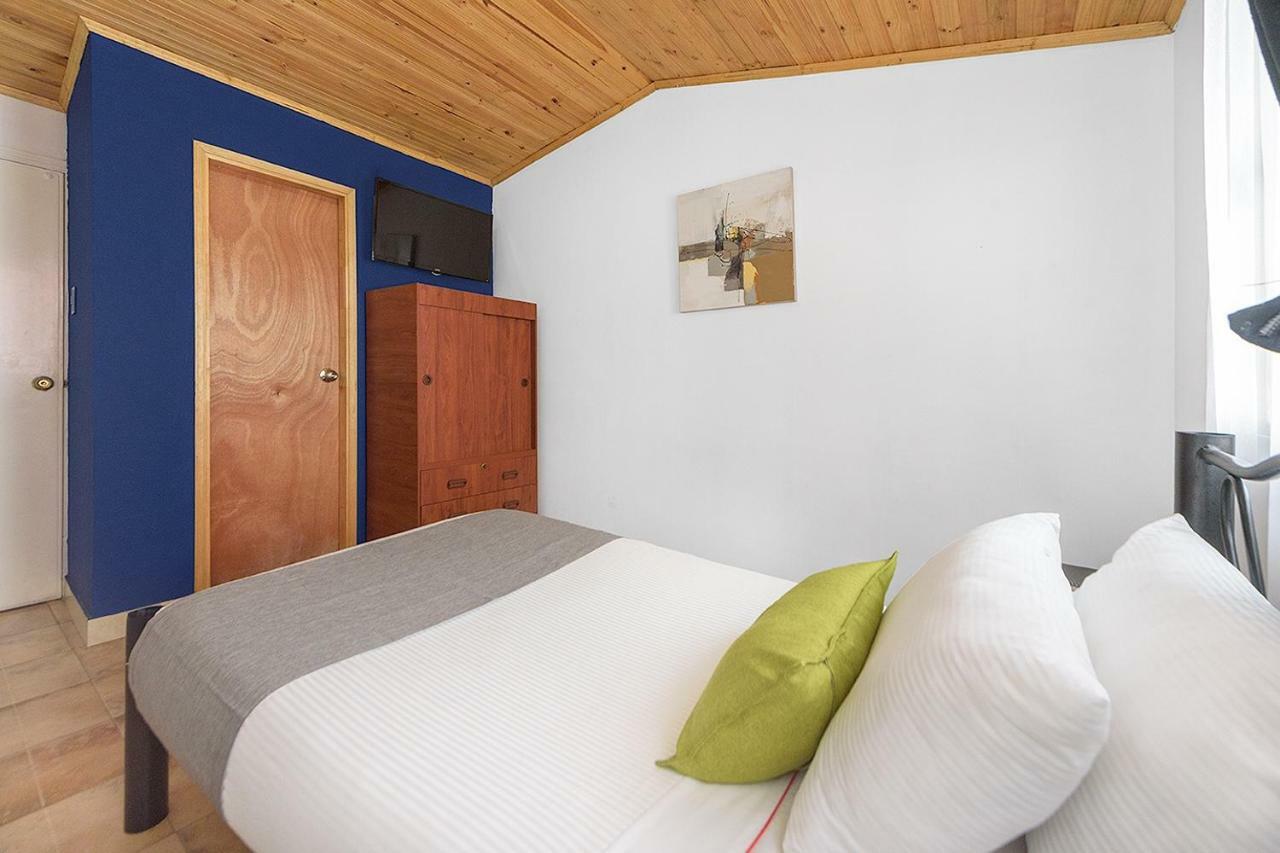 Hotel Casa Normandia Bogota Bagian luar foto