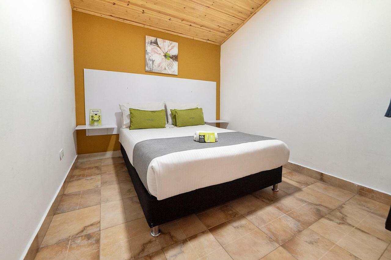 Hotel Casa Normandia Bogota Bagian luar foto