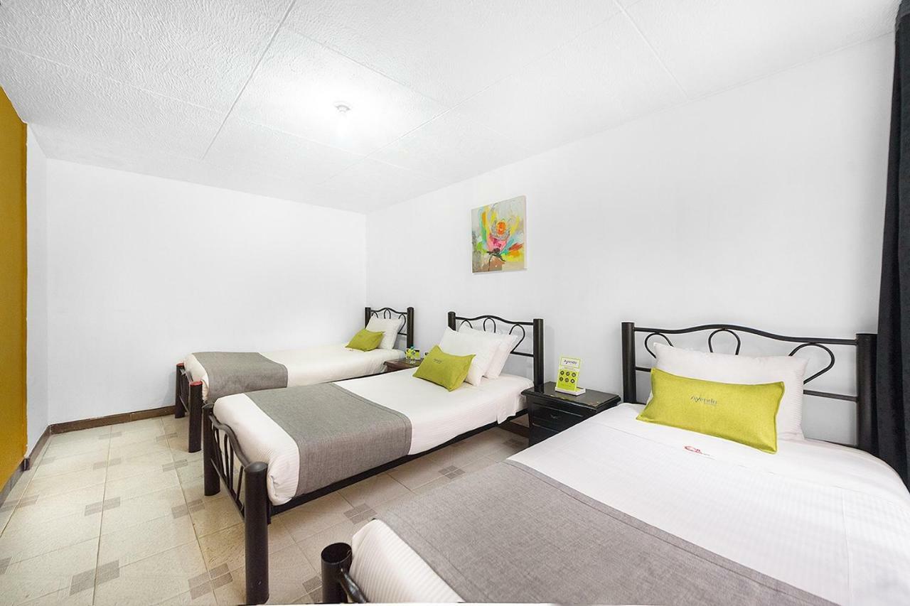 Hotel Casa Normandia Bogota Bagian luar foto
