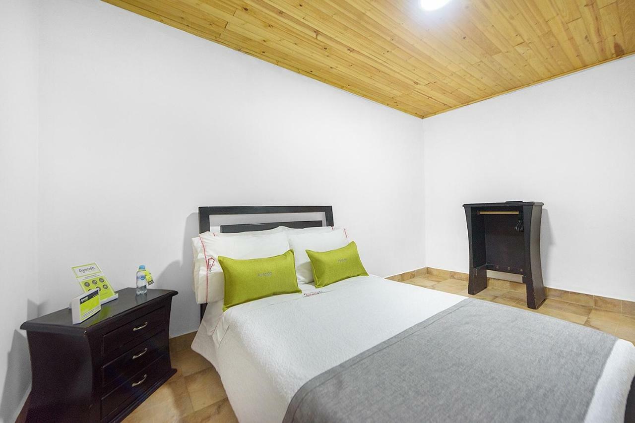 Hotel Casa Normandia Bogota Bagian luar foto