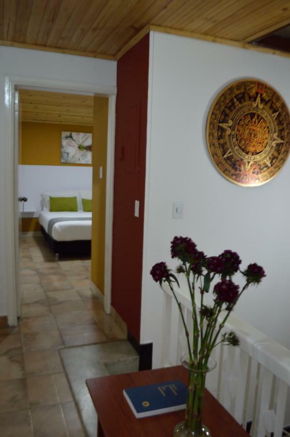 Hotel Casa Normandia Bogota Bagian luar foto